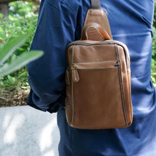 โหลดรูปภาพลงในเครื่องมือใช้ดูของ Gallery กระเป๋าหนังคาดอก รุ่น B-LBR-1276