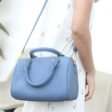 โหลดรูปภาพลงในเครื่องมือใช้ดูของ Gallery กระเป๋าหนังผู้หญิง /กระเป๋าหนังสะพายข้างผู้หญิง B-GRA-8182 (Juno)