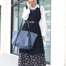 โหลดรูปภาพลงในเครื่องมือใช้ดูของ Gallery กระเป๋าหนังผู้หญิง /กระเป๋าหนังสะพายข้างผู้หญิง สีเทาเข้ม B-GRA-765 (Freya)