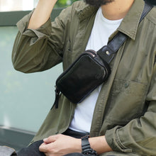 โหลดรูปภาพลงในเครื่องมือใช้ดูของ Gallery กระเป๋าหนังผู้ชาย/กระเป๋าหนังคาดอกผู้ชาย สีดำ รุ่น B-BK-8118