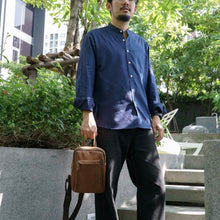 โหลดรูปภาพลงในเครื่องมือใช้ดูของ Gallery กระเป๋าหนังคาดอก รุ่น B-LBR-1276