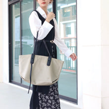 โหลดรูปภาพลงในเครื่องมือใช้ดูของ Gallery กระเป๋าหนังผู้หญิง /กระเป๋าหนังสะพายข้างผู้หญิง สีเบจ B-BEI-765 (Hilda)