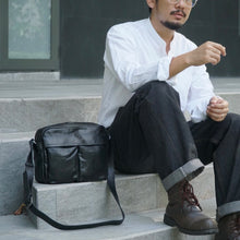 โหลดรูปภาพลงในเครื่องมือใช้ดูของ Gallery กระเป๋าหนังผู้ชาย/กระเป๋าหนังสะพายข้าง สีดำ รุ่น B-BK-8941