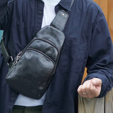 โหลดรูปภาพลงในเครื่องมือใช้ดูของ Gallery กระเป๋าหนังผู้ชาย/กระเป๋าหนังคาดอกผู้ชาย สีดำ รุ่น B-BK-515