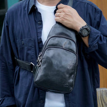 โหลดรูปภาพลงในเครื่องมือใช้ดูของ Gallery กระเป๋าหนังผู้ชาย/กระเป๋าหนังคาดอกผู้ชาย สีดำ รุ่น B-BK-515