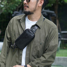 โหลดรูปภาพลงในเครื่องมือใช้ดูของ Gallery กระเป๋าหนังผู้ชาย/กระเป๋าหนังคาดอกผู้ชาย สีดำ รุ่น B-BK-8118