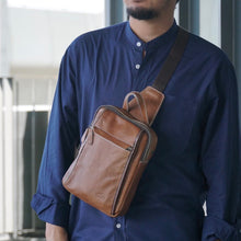 โหลดรูปภาพลงในเครื่องมือใช้ดูของ Gallery กระเป๋าหนังคาดอก รุ่น B-LBR-1276