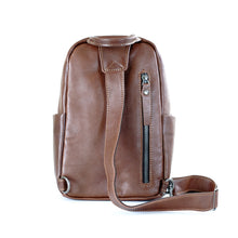 โหลดรูปภาพลงในเครื่องมือใช้ดูของ Gallery กระเป๋าหนังผู้ชาย/กระเป๋าหนังคาดอกผู้ชาย สีน้ำตาล รุ่น B-CBR-2249