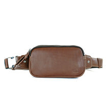 โหลดรูปภาพลงในเครื่องมือใช้ดูของ Gallery กระเป๋าหนังผู้ชาย/กระเป๋าหนังคาดอกผู้ชาย สีน้ำตาล รุ่น B-CBR-8118