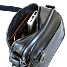 โหลดรูปภาพลงในเครื่องมือใช้ดูของ Gallery กระเป๋าหนังผู้ชาย/กระเป๋าหนังสะพายข้าง สีดำ รุ่น B-BK-1525