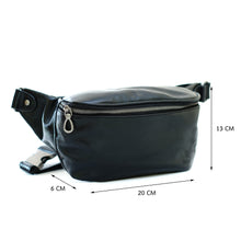 โหลดรูปภาพลงในเครื่องมือใช้ดูของ Gallery กระเป๋าหนังผู้ชาย/กระเป๋าหนังคาดอกผู้ชาย สีดำ รุ่น B-BK-8010