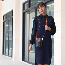 โหลดรูปภาพลงในเครื่องมือใช้ดูของ Gallery กระเป๋าหนังผู้หญิง /กระเป๋าหนังสะพายข้างผู้หญิง สีดำ รุ่น B-BK-8820 Lily