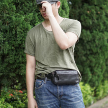 โหลดรูปภาพลงในเครื่องมือใช้ดูของ Gallery กระเป๋าหนังผู้ชาย/กระเป๋าหนังคาดอกผู้ชาย สีดำ รุ่น B-BK-8318