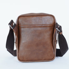 โหลดรูปภาพลงในเครื่องมือใช้ดูของ Gallery กระเป๋าหนังผู้ชาย /กระเป๋าหนังคาดอกผู้ชายสีน้ำตาลรุ่น B-CBR-788