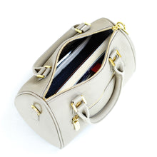 โหลดรูปภาพลงในเครื่องมือใช้ดูของ Gallery กระเป๋าหนังผู้หญิง /กระเป๋าหนังสะพายข้างผู้หญิง สีเบจ รุ่น B-BEI-8182 (Juno)