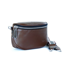 โหลดรูปภาพลงในเครื่องมือใช้ดูของ Gallery กระเป๋าหนังผู้หญิง /กระเป๋าหนังสะพายข้าง/กระเป๋าคาดอกผู้หญิง สีกาแฟ B-CBR-7266 (Lyra)