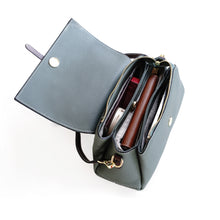 โหลดรูปภาพลงในเครื่องมือใช้ดูของ Gallery กระเป๋าหนังผู้หญิง /กระเป๋าหนังสะพายข้างผู้หญิง สีเขียวอ่อน B-GRE-8845 (Iris)