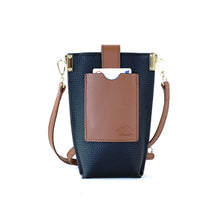 โหลดรูปภาพลงในเครื่องมือใช้ดูของ Gallery กระเป๋าหนังผู้หญิง /กระเป๋าหนังสะพายข้างผู้หญิง สีดำ รุ่น B-BK-8820 Lily