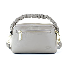 โหลดรูปภาพลงในเครื่องมือใช้ดูของ Gallery กระเป๋าหนังผู้หญิง /กระเป๋าหนังสะพายข้างผู้หญิง สีน้ำเบจ รุ่น B-BEI-8841 Chloe