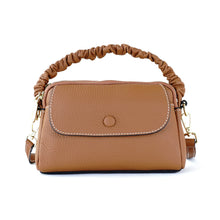 โหลดรูปภาพลงในเครื่องมือใช้ดูของ Gallery กระเป๋าหนังผู้หญิง /กระเป๋าหนังสะพายข้างผู้หญิง สีน้ำตาล รุ่น B-LBR-8841 Chloe