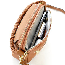 โหลดรูปภาพลงในเครื่องมือใช้ดูของ Gallery กระเป๋าหนังผู้หญิง /กระเป๋าหนังสะพายข้างผู้หญิง สีน้ำตาล รุ่น B-LBR-8841 Chloe