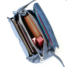 โหลดรูปภาพลงในเครื่องมือใช้ดูของ Gallery กระเป๋าหนังผู้หญิง /กระเป๋าหนังสะพายข้างผู้หญิง สีเทาฟ้า รุ่น B-GRA-616 Mia