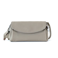 โหลดรูปภาพลงในเครื่องมือใช้ดูของ Gallery กระเป๋าหนังผู้หญิง /กระเป๋าหนังสะพายข้างผู้หญิง สีเบจ รุ่น B-BEI-616 Mia