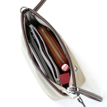 โหลดรูปภาพลงในเครื่องมือใช้ดูของ Gallery กระเป๋าหนังผู้หญิง /กระเป๋าหนังสะพายข้างผู้หญิง สีเบจ รุ่น B-BEI-8825 Stella