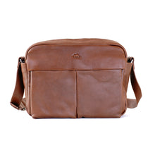 โหลดรูปภาพลงในเครื่องมือใช้ดูของ Gallery กระเป๋าหนังผู้ชาย /กระเป๋าหนังสะพายข้าง สีน้ำตาล รุ่น B-CBR-8941
