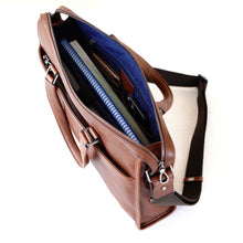 โหลดรูปภาพลงในเครื่องมือใช้ดูของ Gallery B-CBR-8874