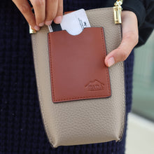 โหลดรูปภาพลงในเครื่องมือใช้ดูของ Gallery กระเป๋าหนังผู้หญิง /กระเป๋าหนังสะพายข้างผู้หญิง สีเบจ รุ่น B-BEI-8820 Lily