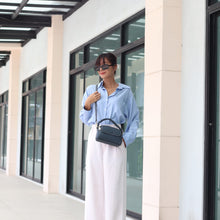 โหลดรูปภาพลงในเครื่องมือใช้ดูของ Gallery กระเป๋าหนังผู้หญิง /กระเป๋าหนังสะพายข้างผู้หญิง สีน้ำเงิน รุ่น B-GRA-8841 Chloe