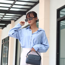 โหลดรูปภาพลงในเครื่องมือใช้ดูของ Gallery กระเป๋าหนังผู้หญิง /กระเป๋าหนังสะพายข้างผู้หญิง สีน้ำเงิน รุ่น B-GRA-8841 Chloe