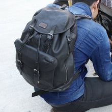 โหลดรูปภาพลงในเครื่องมือใช้ดูของ Gallery กระเป๋าเป้หนังผู้ชาย