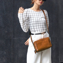 โหลดรูปภาพลงในเครื่องมือใช้ดูของ Gallery กระเป๋ากล้องหนัง รุ่น Curie