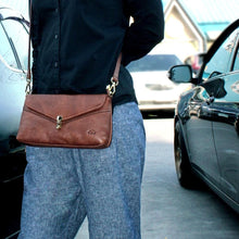 โหลดรูปภาพลงในเครื่องมือใช้ดูของ Gallery กระเป๋าหนังผู้หญิง