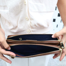 โหลดรูปภาพลงในเครื่องมือใช้ดูของ Gallery กระเป๋าหนังสะพายข้างผู้หญิง/กระเป๋าหนังแท้ผู้หญิง รุ่น Sarah สินค้าขายดีรุ่นยอดนิยม