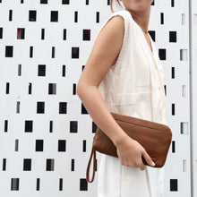 โหลดรูปภาพลงในเครื่องมือใช้ดูของ Gallery กระเป๋าหนังสะพายข้างผู้หญิง/กระเป๋าหนังแท้ผู้หญิง รุ่น Sarah สินค้าขายดีรุ่นยอดนิยม