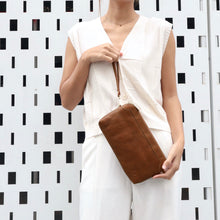 โหลดรูปภาพลงในเครื่องมือใช้ดูของ Gallery กระเป๋าหนังสะพายข้างผู้หญิง/กระเป๋าหนังแท้ผู้หญิง รุ่น Sarah สินค้าขายดีรุ่นยอดนิยม