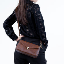 โหลดรูปภาพลงในเครื่องมือใช้ดูของ Gallery กระเป๋าหนังสะพายข้างผู้หญิง/กระเป๋าหนังแท้ผู้หญิง รุ่น Diana สินค้าขายดีรุ่นยอดนิยม