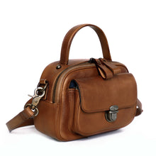 โหลดรูปภาพลงในเครื่องมือใช้ดูของ Gallery กระเป๋าหนังสะพายข้างผู้หญิง/กระเป๋าหนังแท้ผู้หญิง รุ่น Cleo B-LBR-1291