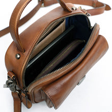 โหลดรูปภาพลงในเครื่องมือใช้ดูของ Gallery กระเป๋าหนังสะพายข้างผู้หญิง/กระเป๋าหนังแท้ผู้หญิง รุ่น Cleo B-LBR-1291