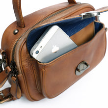 โหลดรูปภาพลงในเครื่องมือใช้ดูของ Gallery กระเป๋าหนังสะพายข้างผู้หญิง/กระเป๋าหนังแท้ผู้หญิง รุ่น Cleo B-LBR-1291