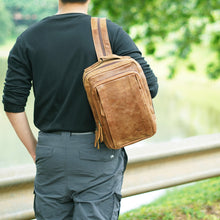 โหลดรูปภาพลงในเครื่องมือใช้ดูของ Gallery กระเป๋าหนังผู้ชาย/กระเป๋าเป้ผู้ชาย สีนํ้าตาล รุ่น B-LBR-215