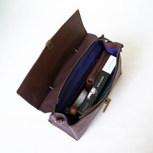 โหลดรูปภาพลงในเครื่องมือใช้ดูของ Gallery กระเป๋าหนังสะพายข้างผู้หญิง/กระเป๋าหนังแท้ผู้หญิง สีนํ้าตาล รุ่น B-CBR-1294