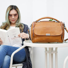 โหลดรูปภาพลงในเครื่องมือใช้ดูของ Gallery กระเป๋าหนังสะพายข้างผู้หญิง/กระเป๋าหนังแท้ผู้หญิง รุ่น Katherine รุ่นขายดีตลอดกาล