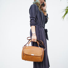 โหลดรูปภาพลงในเครื่องมือใช้ดูของ Gallery กระเป๋าหนังสะพายข้างผู้หญิง/กระเป๋าหนังแท้ผู้หญิง รุ่น Katherine รุ่นขายดีตลอดกาล