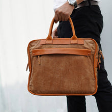 โหลดรูปภาพลงในเครื่องมือใช้ดูของ Gallery กระเป๋าหนังใส่โน๊ตบุ๊ค