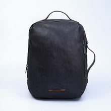 โหลดรูปภาพลงในเครื่องมือใช้ดูของ Gallery กระเป๋าเป้หนังผู้ชาย