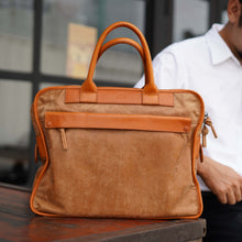 โหลดรูปภาพลงในเครื่องมือใช้ดูของ Gallery กระเป๋าหนัง/กระเป๋าสะพายข้างหนัง